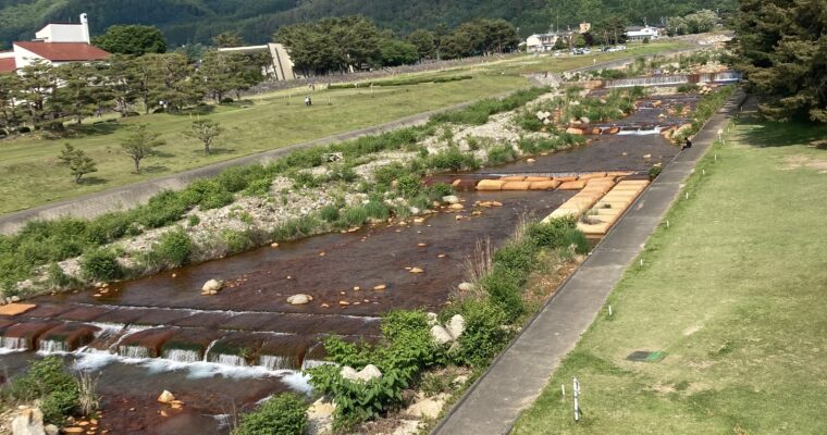 須坂の赤い川